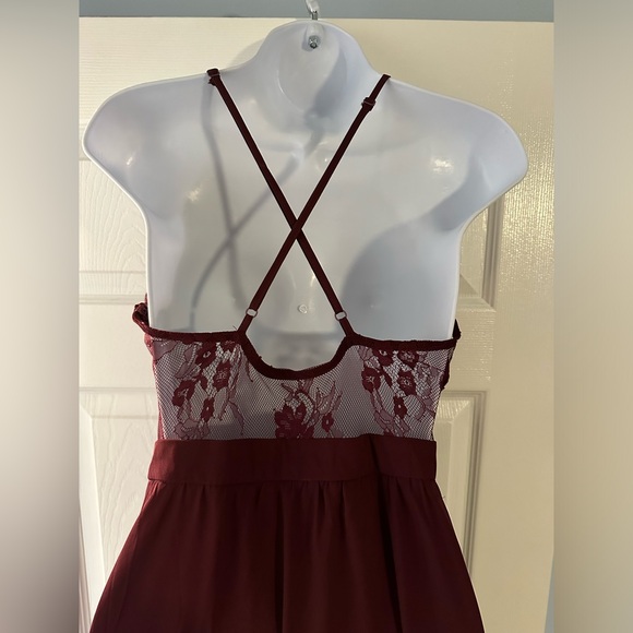 Maroon formal dress - Picture 3 of 4